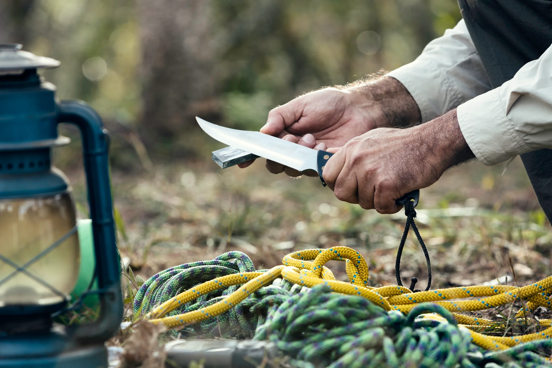 Paracord utilizado en supervivencia al aire libre